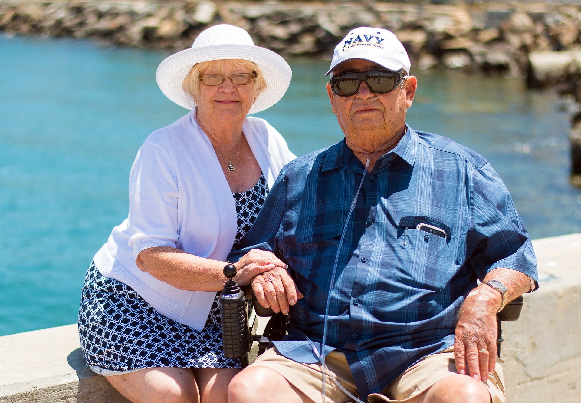 grandparents-1054311_1920